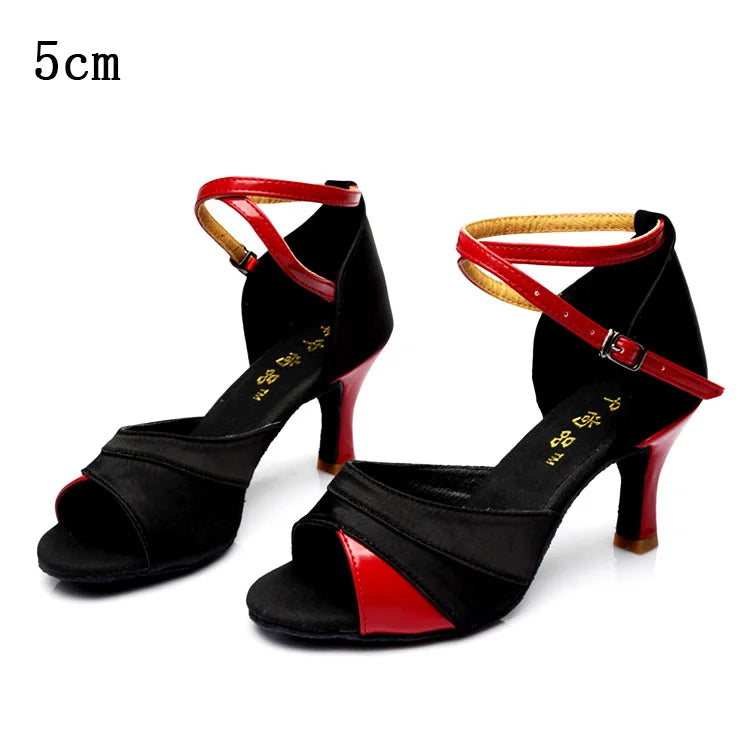 Latein-Tanzschuhe aus Satin mit Pailletten, Modell Katowice, Farbe Rot