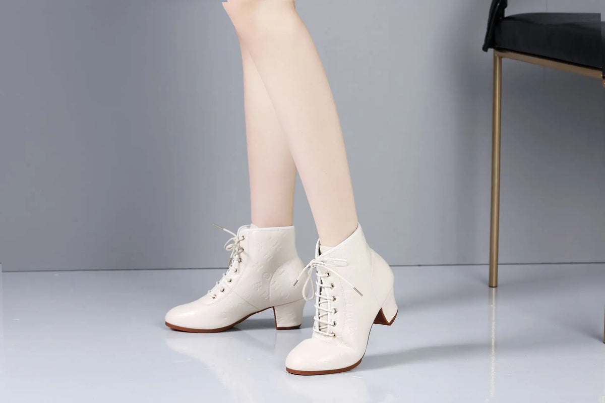Bottines de danse jazz à petit talon, modèle Hilda, coloris blanc