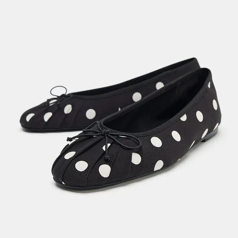 Ballerinas für Damen aus Satin mit Schleife, Modell Lyubov, Farbe Schwarz mit weißen Punkten